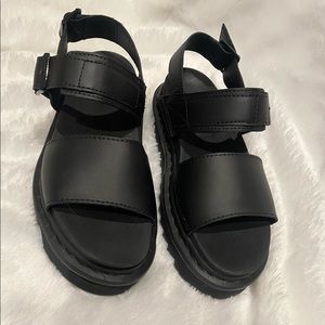 Dr.Marten Voss black leather chunky sandal